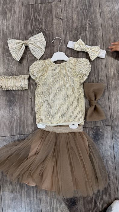 Продам костюмчик на годик