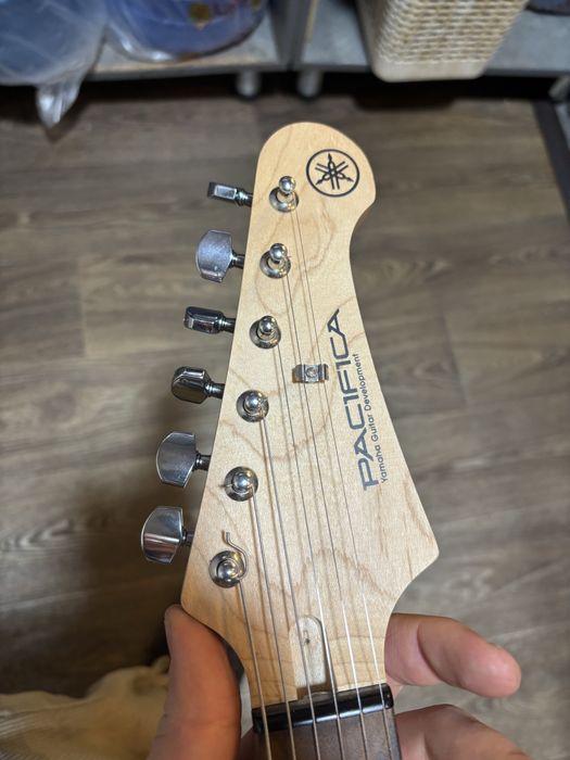 Yamaha Pacifica A012