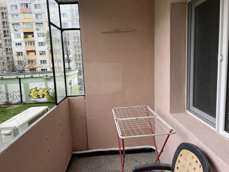 Тристаен апартамент в ж.к. Дружба 2 .