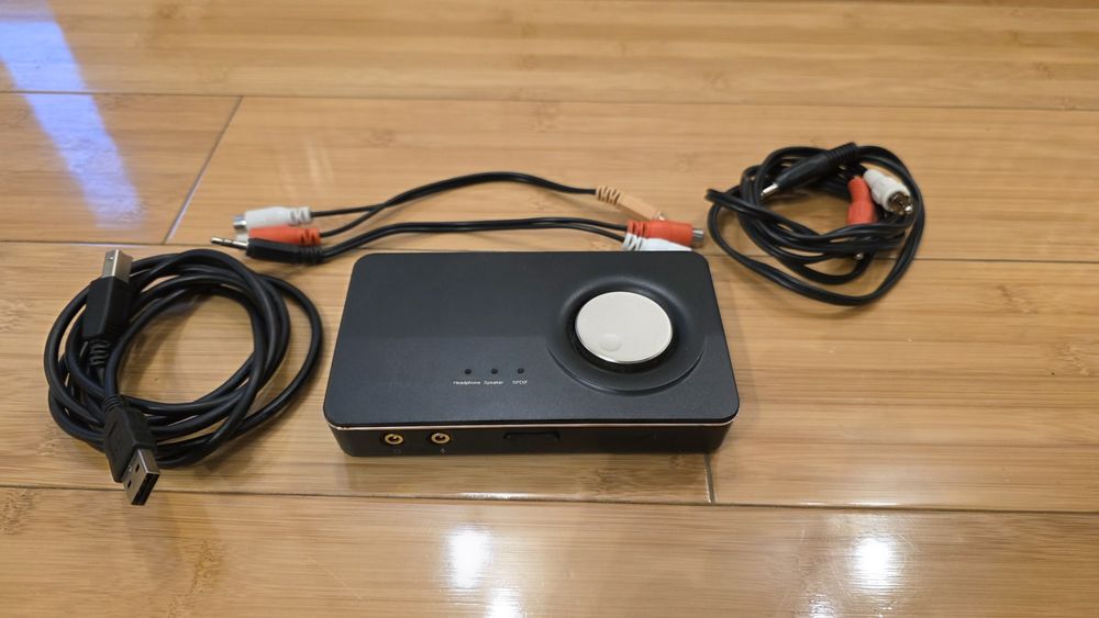 Vând placa audio externa / DAC Asus XONAR U7