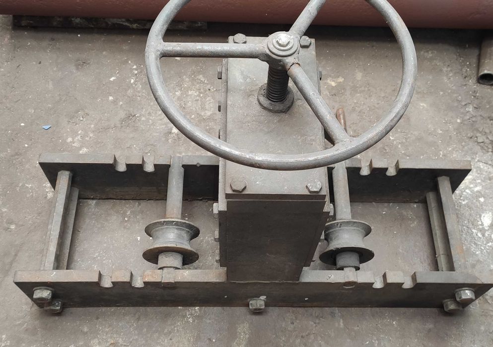 Mașina de roluit țevi manuală cu reductor