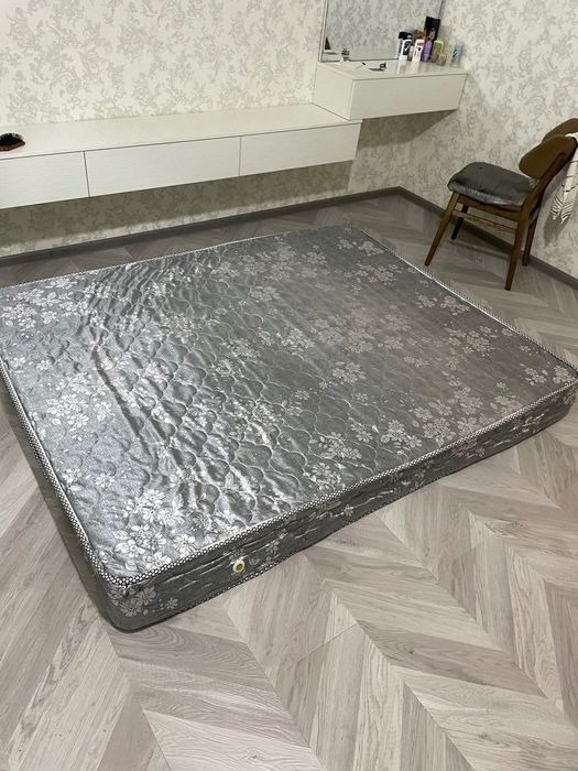 Продам матрас двухспальный