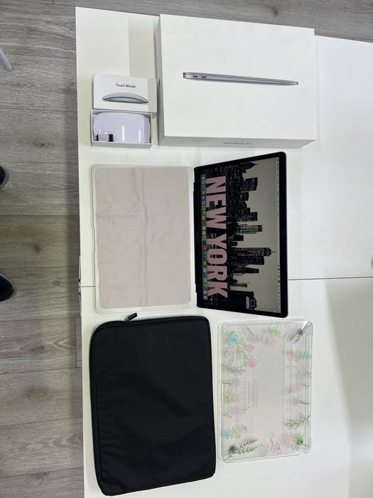 Продам Макбук(Macbook) Air