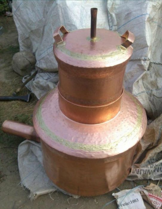 Vand un cazan de tuica din cupru alimentar are 80l