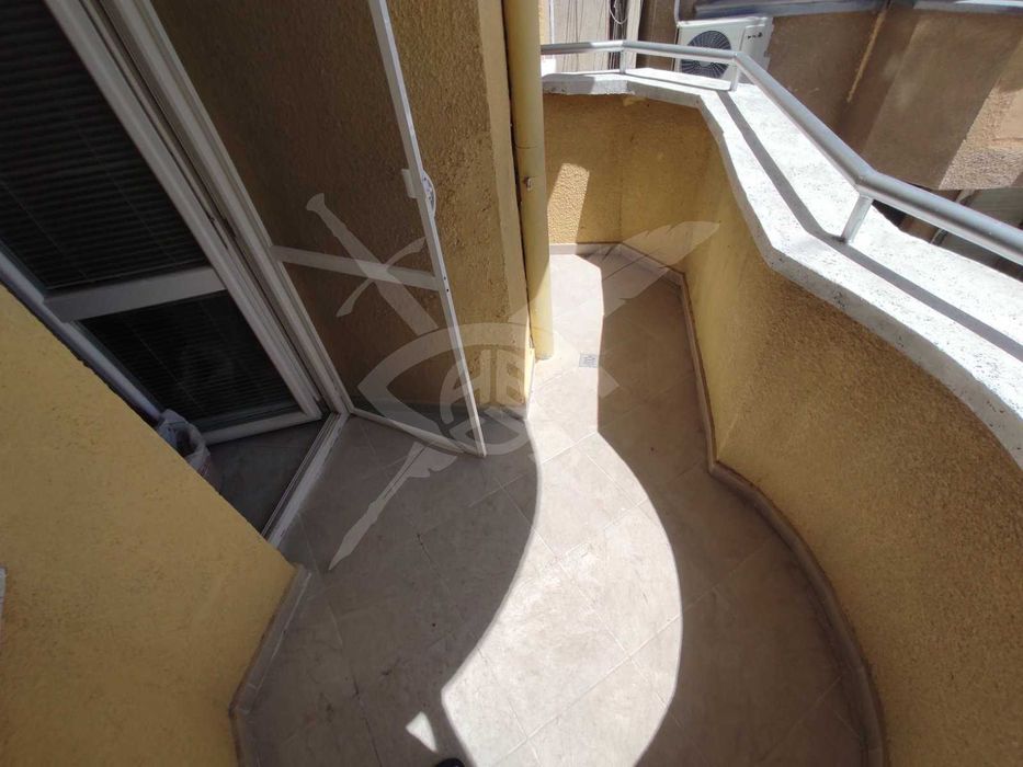 Двустаен апартамент във Въстанически !26761