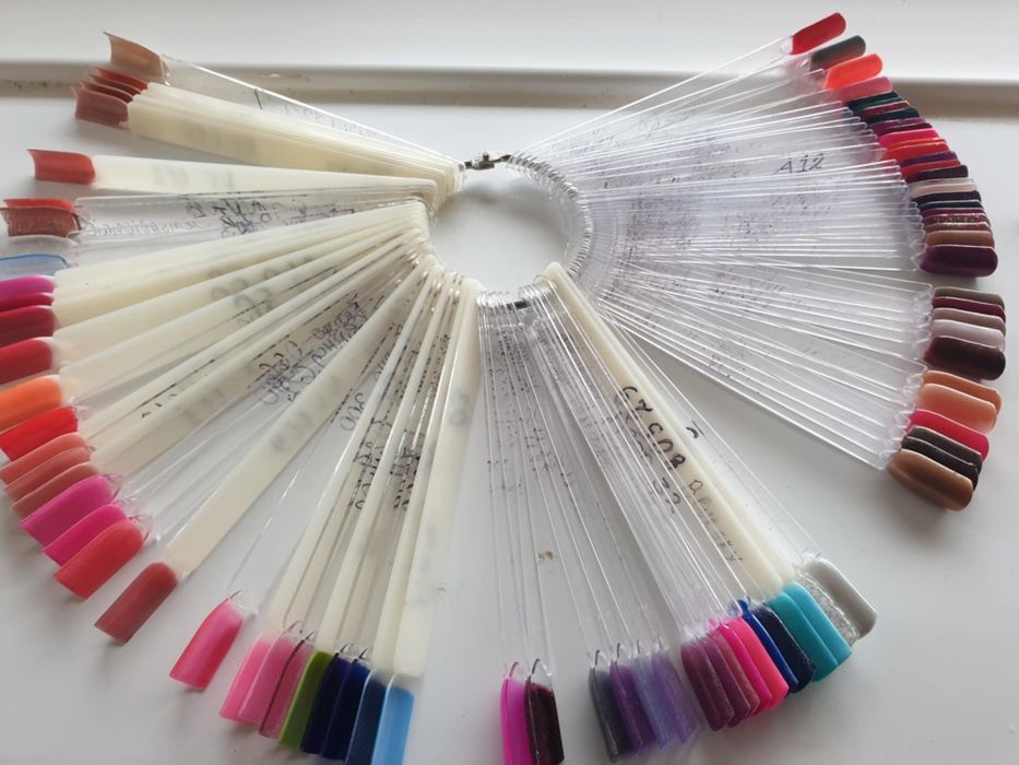 Гел лак и етажерки