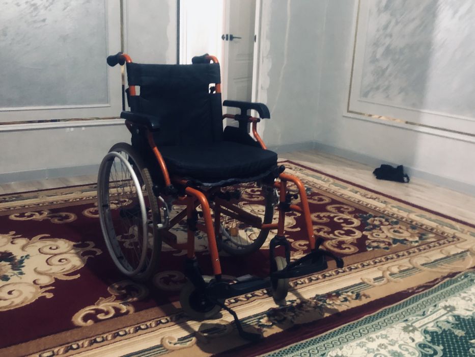 инвалидньй колёска