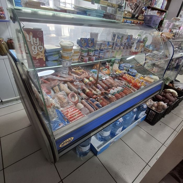 Продам морозильную витрину