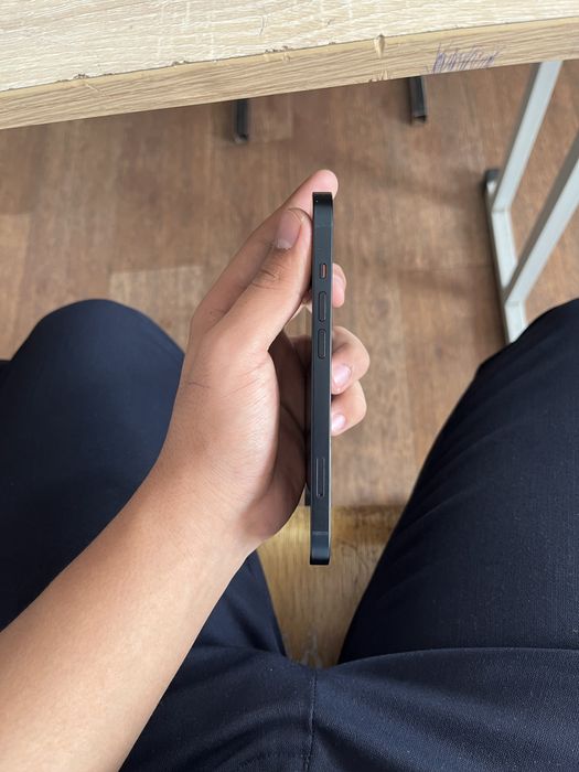 Айфон 13 в идеальном состояний