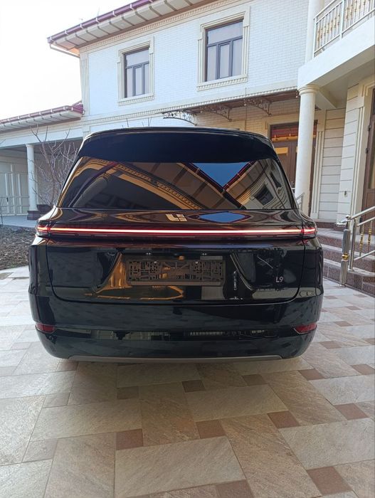 Lixiang li  9 max