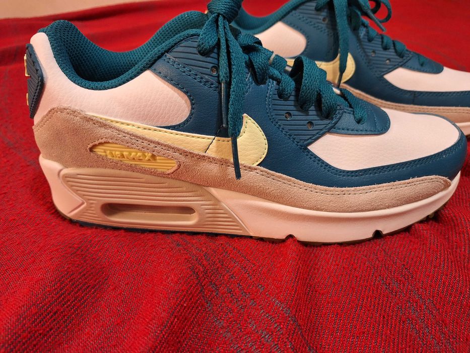 Дамски маратонки NIKE AIR MAX 90