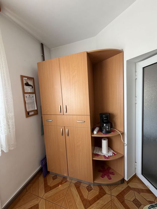Vând mobilă (dormitor, living, bucătărie, hol)