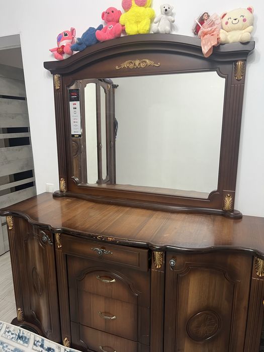 Шкаф тумбочка камодымен