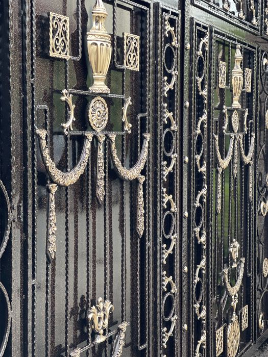 Покраска ворота забор и крыша