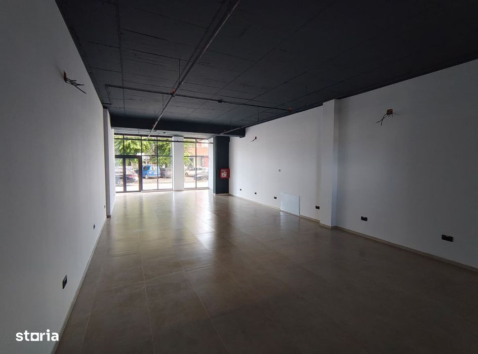 Sp. comercial 87 mp, central, vitrina, vad comercial, parcare, 16e/mp