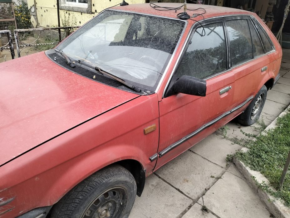 Продам машину Мазда 323