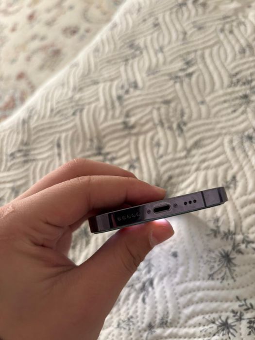 продам Айфон 14 про