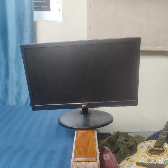 LG flat MONITOR 19"