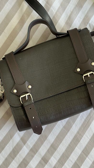 Коричневая кожаная сумка