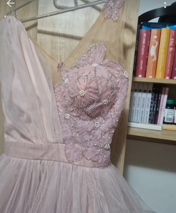 Purtata o singura data. Preț achiziție 700 lei.