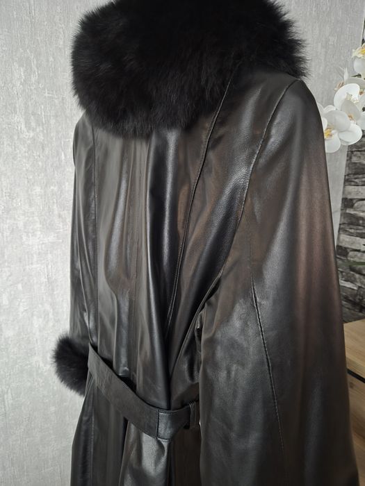 Дълго палто от естествена кожа с естествен косъм