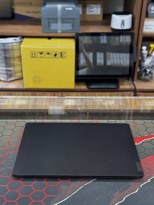 Lenova ideapad gaming 3 (NVIDIA RTX 3050)