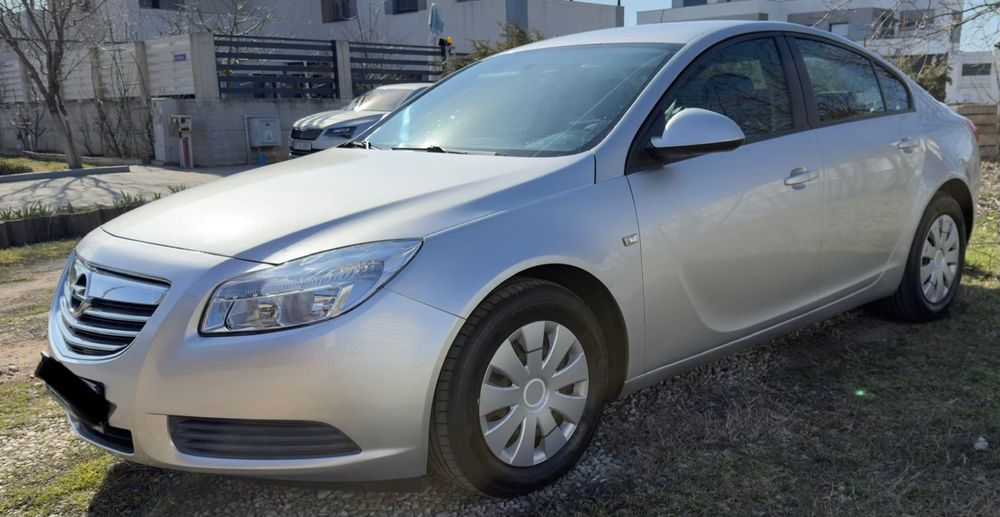 Opel Insignia Vând Opel Insignia 2.0 Diesel