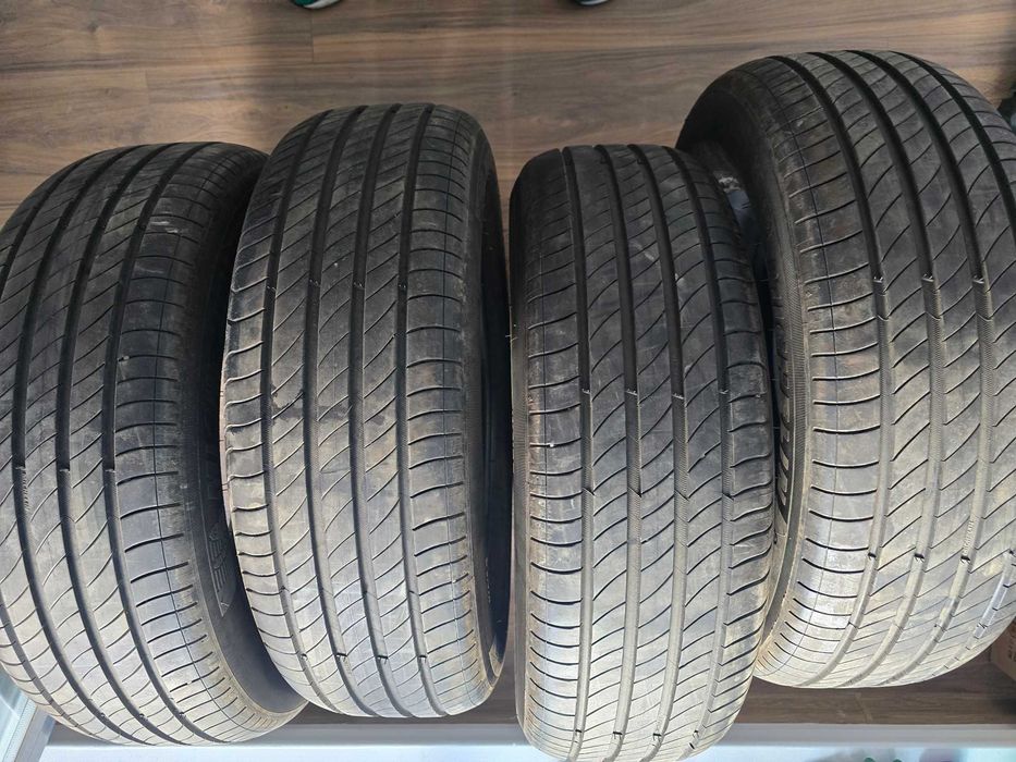 Set vara 2025 215/65R17 Michelin