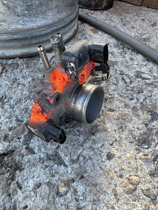 Продам дросельную заслонку 3sfe