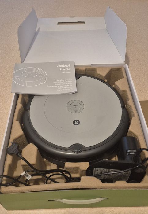 Vând irobot aspirator 698