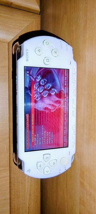 Husa + încărcător & PSP + joc