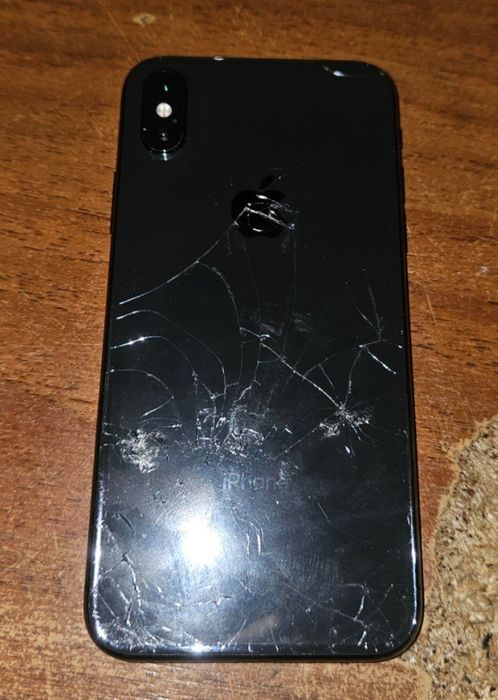 Продам iPhone X память 64 Gb