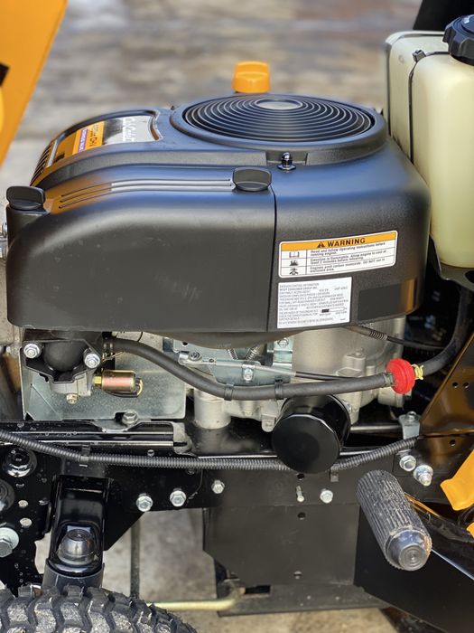 Vand tractor/tractoras gazon MTD CUB CADET !