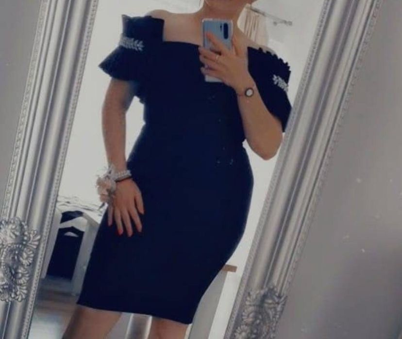 Rochie neagra superla