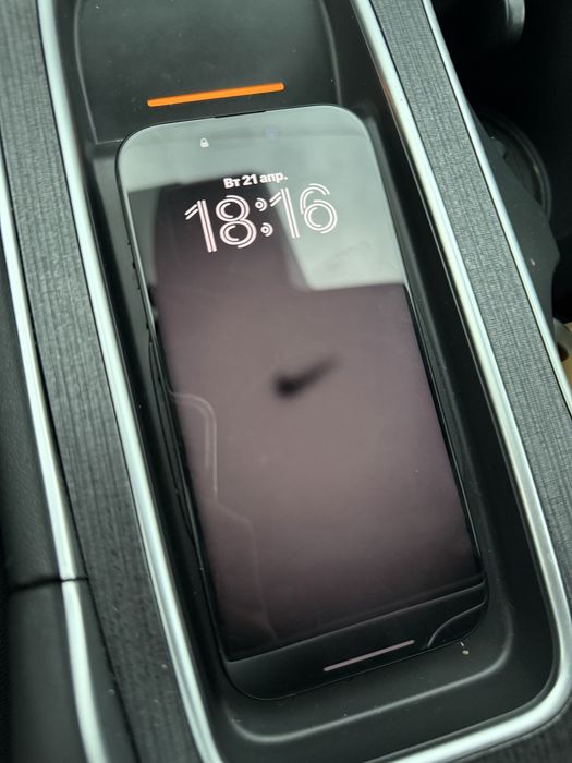 Продам Айфон 16 про 256гб