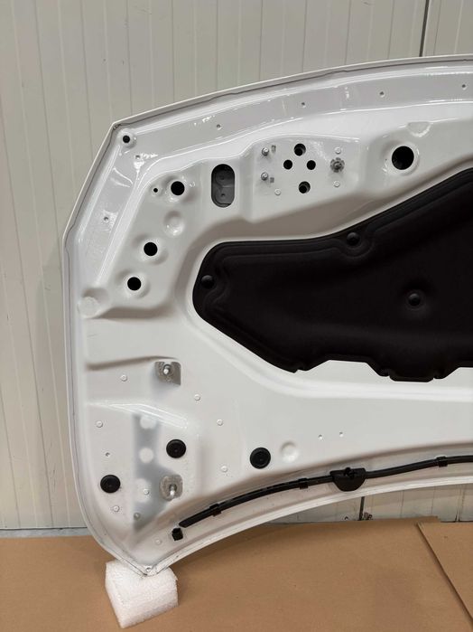 Оригинален Преден Капак За БМВ У06 8737107 BMW U06 Mineral-Weiss Metallic