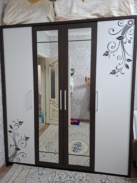 Продам шкаф спальный