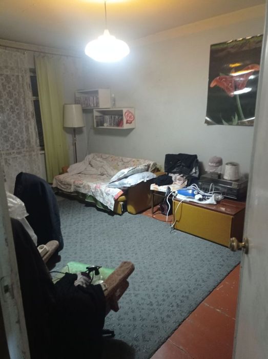 Продам чиланзар 6.  Трёх комнатная.  Балкон 2*6