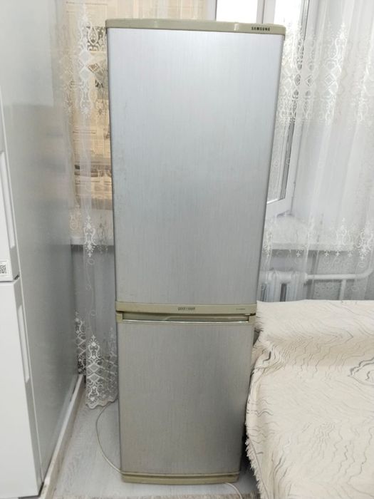Холодильник samsung