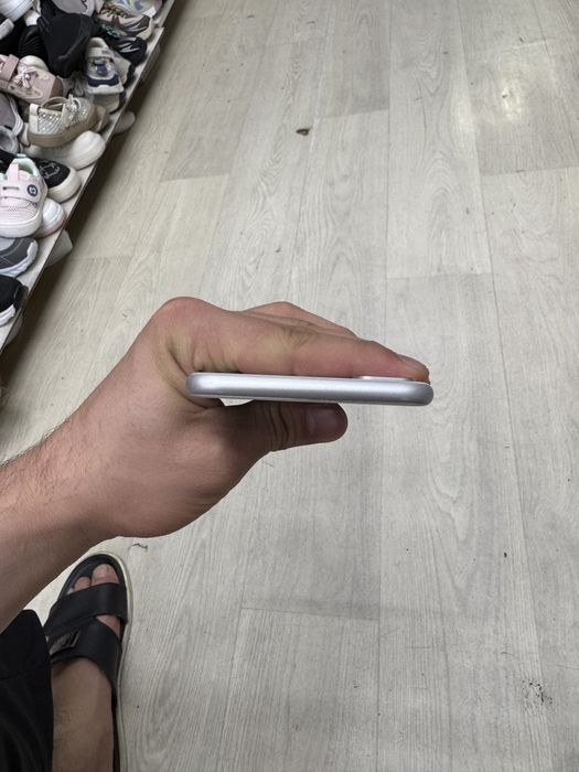 Срочно продам айфон 8+