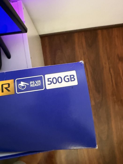Ps 4 + 2 controlare (500 gb + extensie cu 1000 gb )