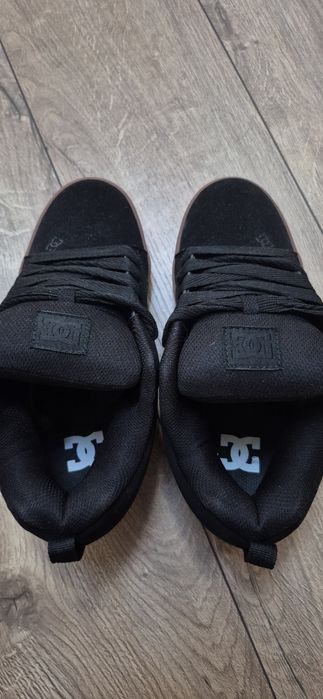DC Shoe Court Graffik