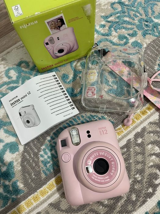Instax mini 12 ….