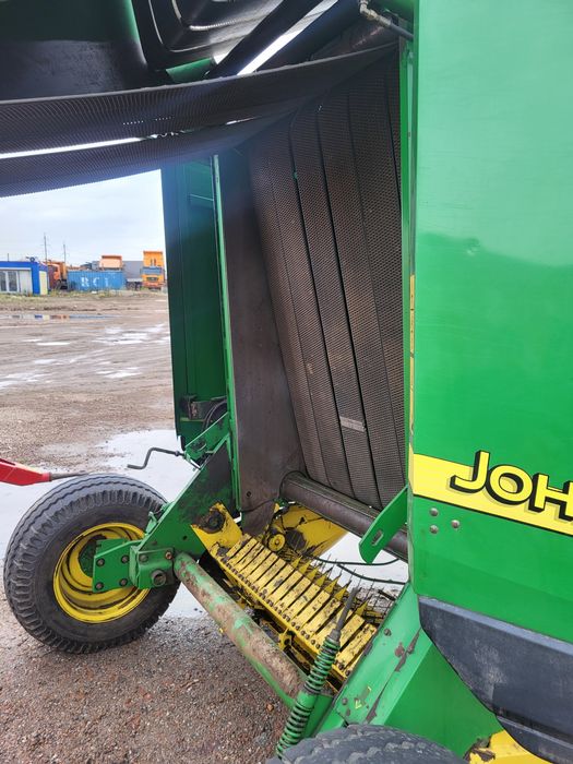 Пресс-подборщик John Deere 580