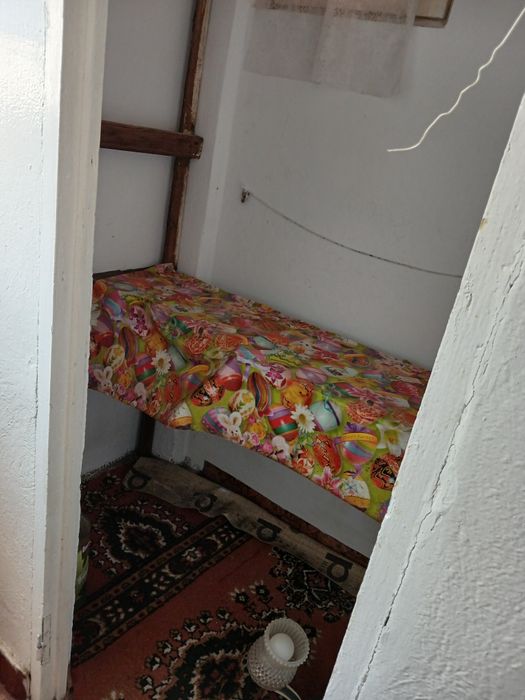 Vând apartament  comuna cerna