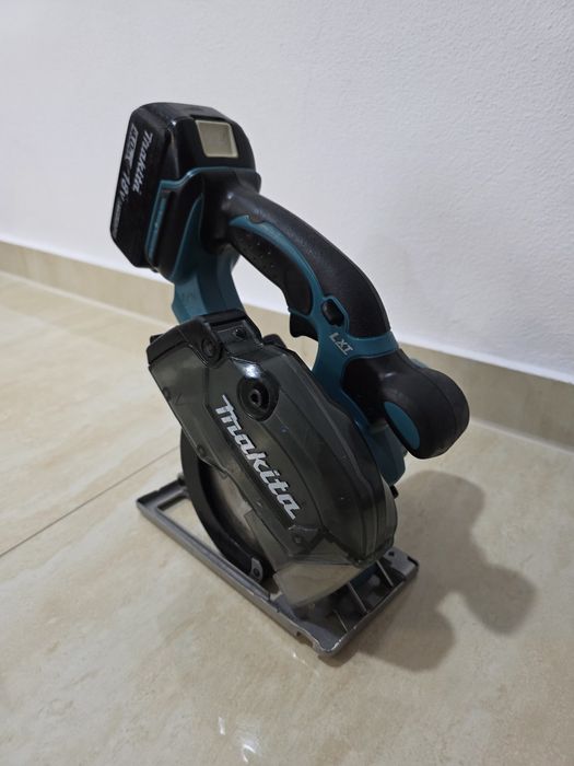 Fierastrau circular pentru metal Makita DCS 552