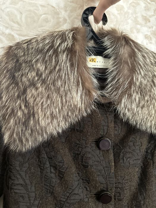 Теплое пальто с мехом