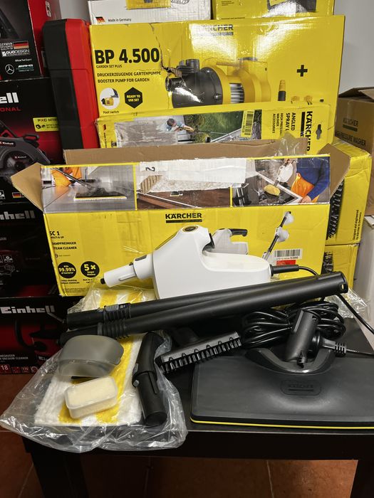 Aparat de curatat cu abur multifunctional Karcher SC 1 Multi & Up, 1300 W, rezervor 200 ml, kit curatare podea, perie de curatare cu laveta,