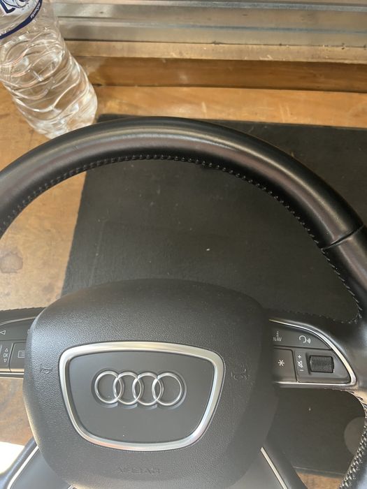 Волан мулти и Airbag от Ауди А4 А5 A3  Audi A4 A3 A5 Q3 Q5 8V0880201