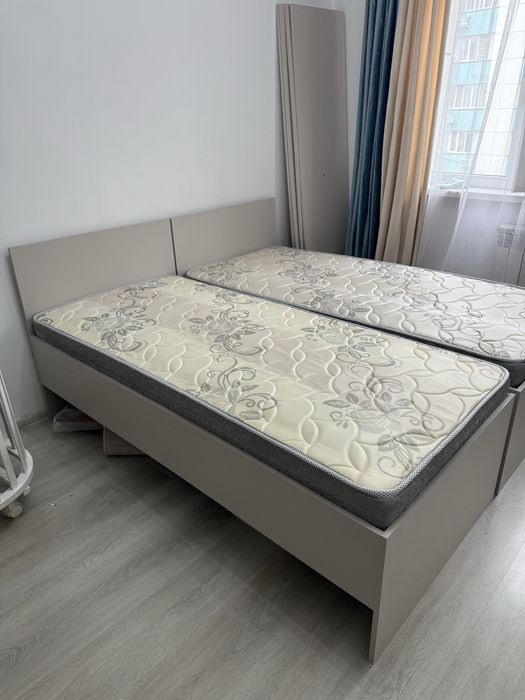 Кровать состояние  новое с матрасам